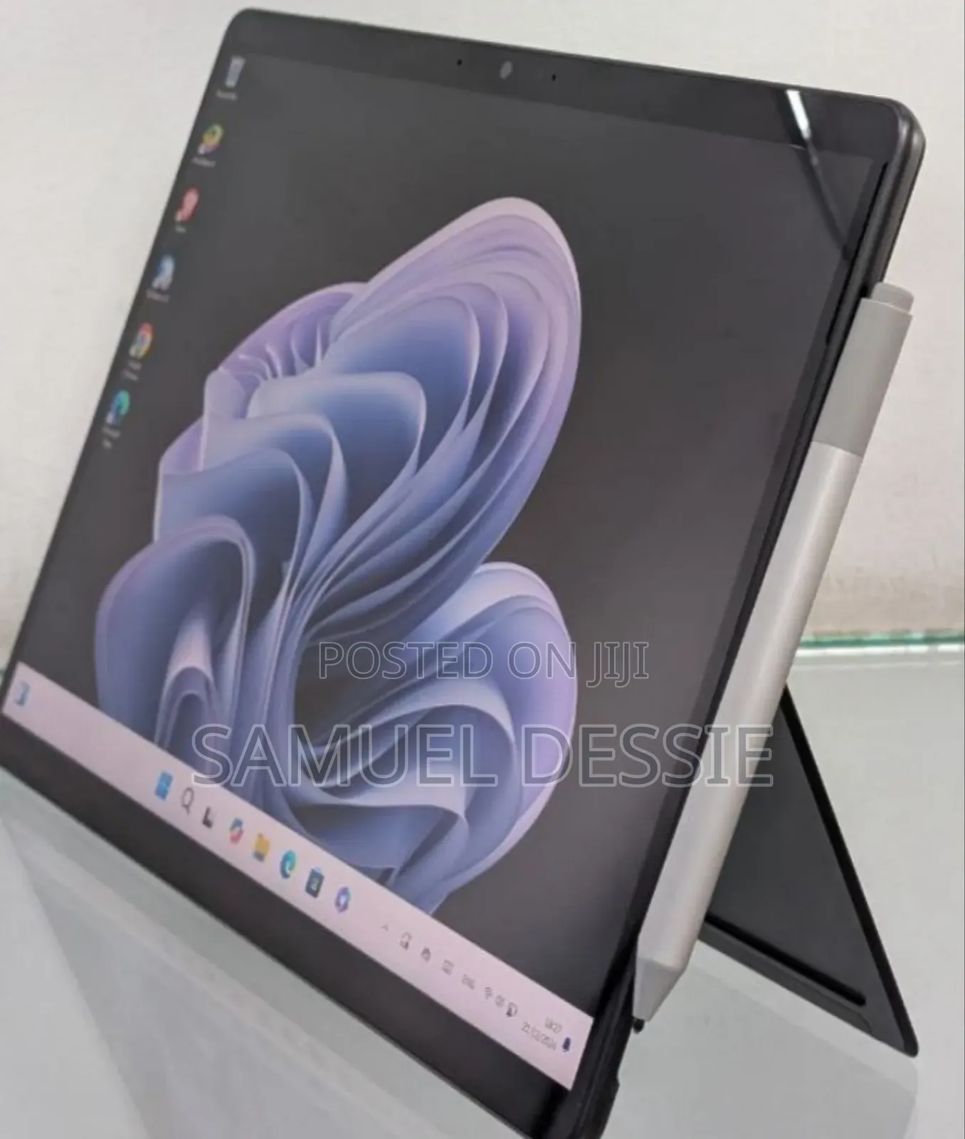 New Laptop Microsoft Surface Pro 9 8GB Intel Core I5 SSD 256GB