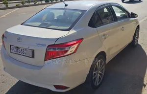 Toyota Yaris 2014 White