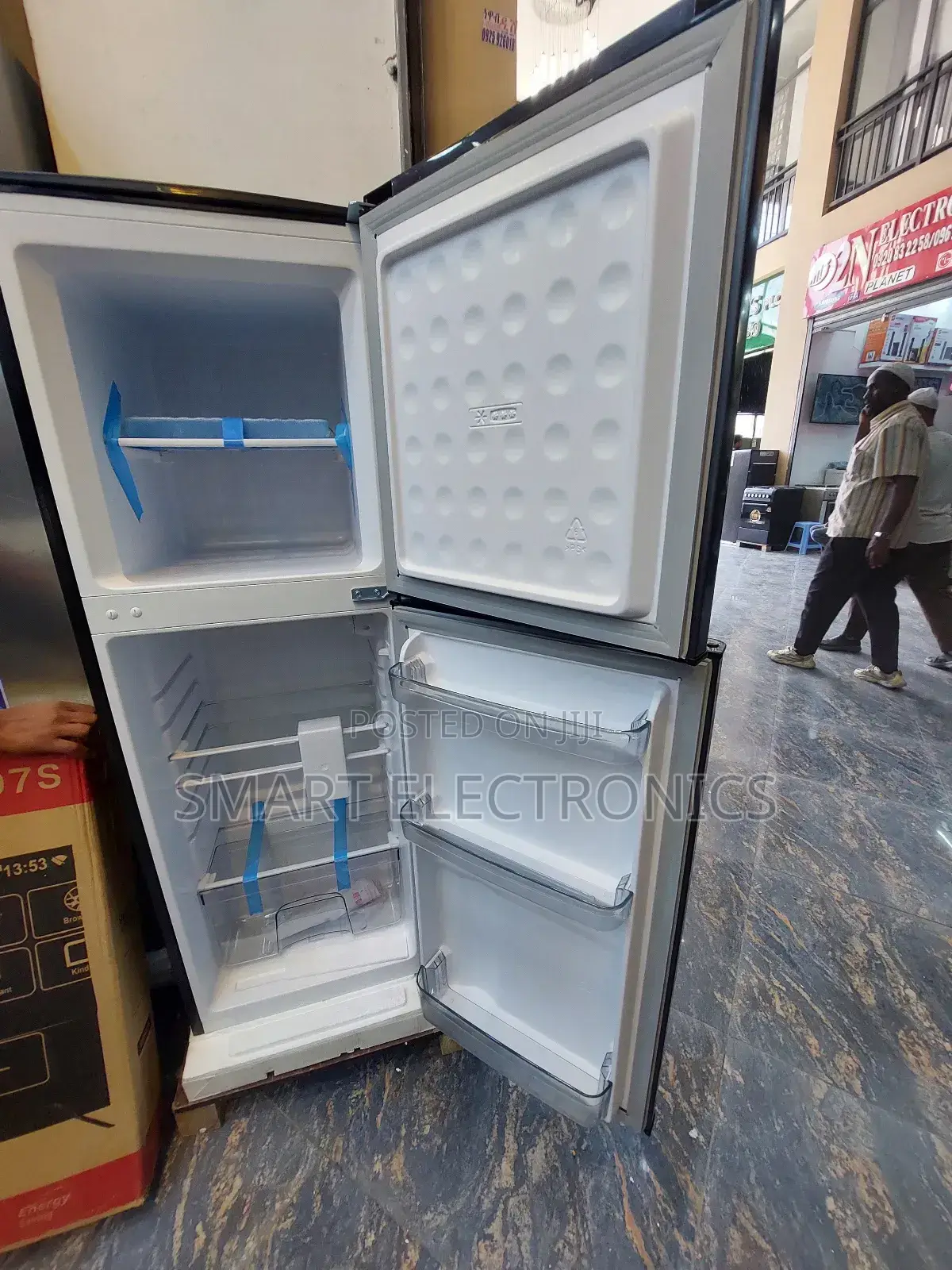 Orbit Refrigerator 275l