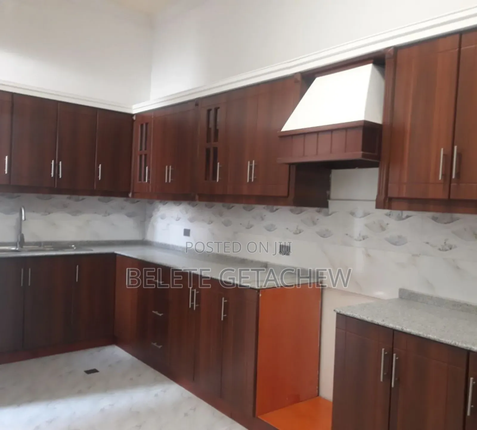 4bdrm Villa in Figa, Luxury Villa, Bole for sale