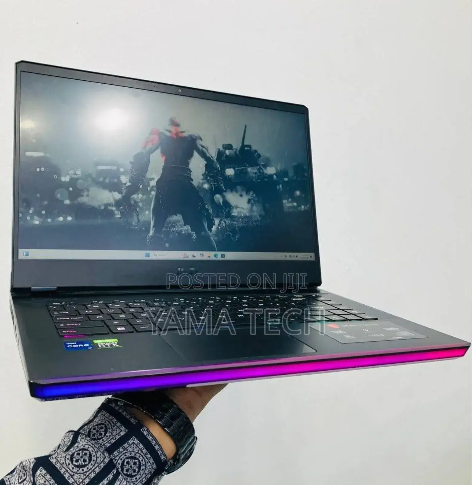 New Laptop MSI GE66 Raider 16GB Intel Core I7 SSD 1T