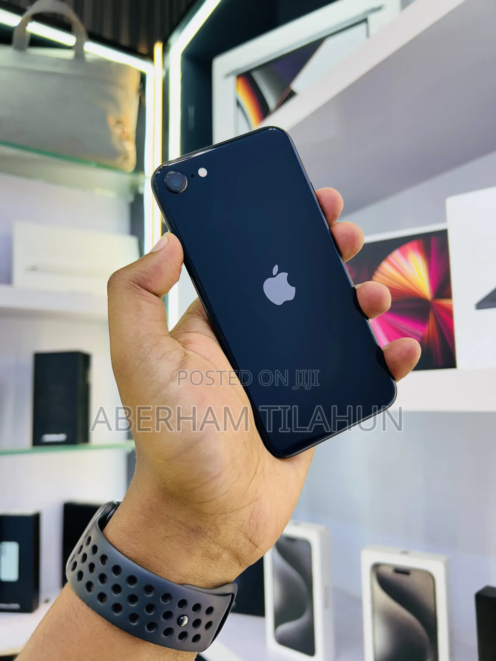 New Apple iPhone SE (2022) 64 GB Black