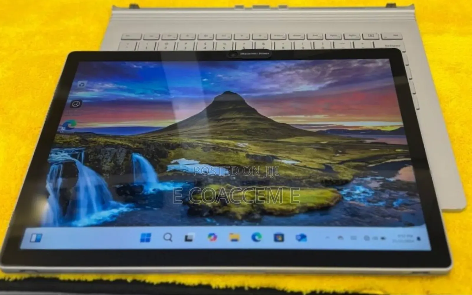 New Laptop Microsoft Surface 8GB Intel Core I5 SSD 256GB