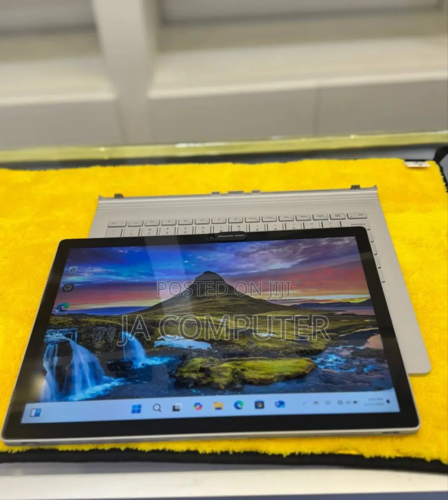 New Laptop Microsoft Surface Book 3 8GB Intel Core I5 SSD 256GB