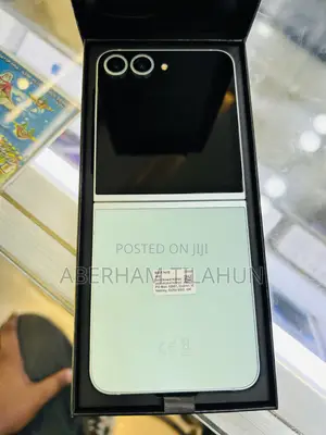 New Samsung Galaxy Z Flip6 256 GB Green