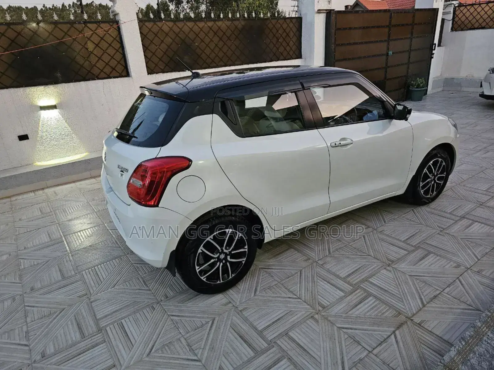 Suzuki Swift 2023 White