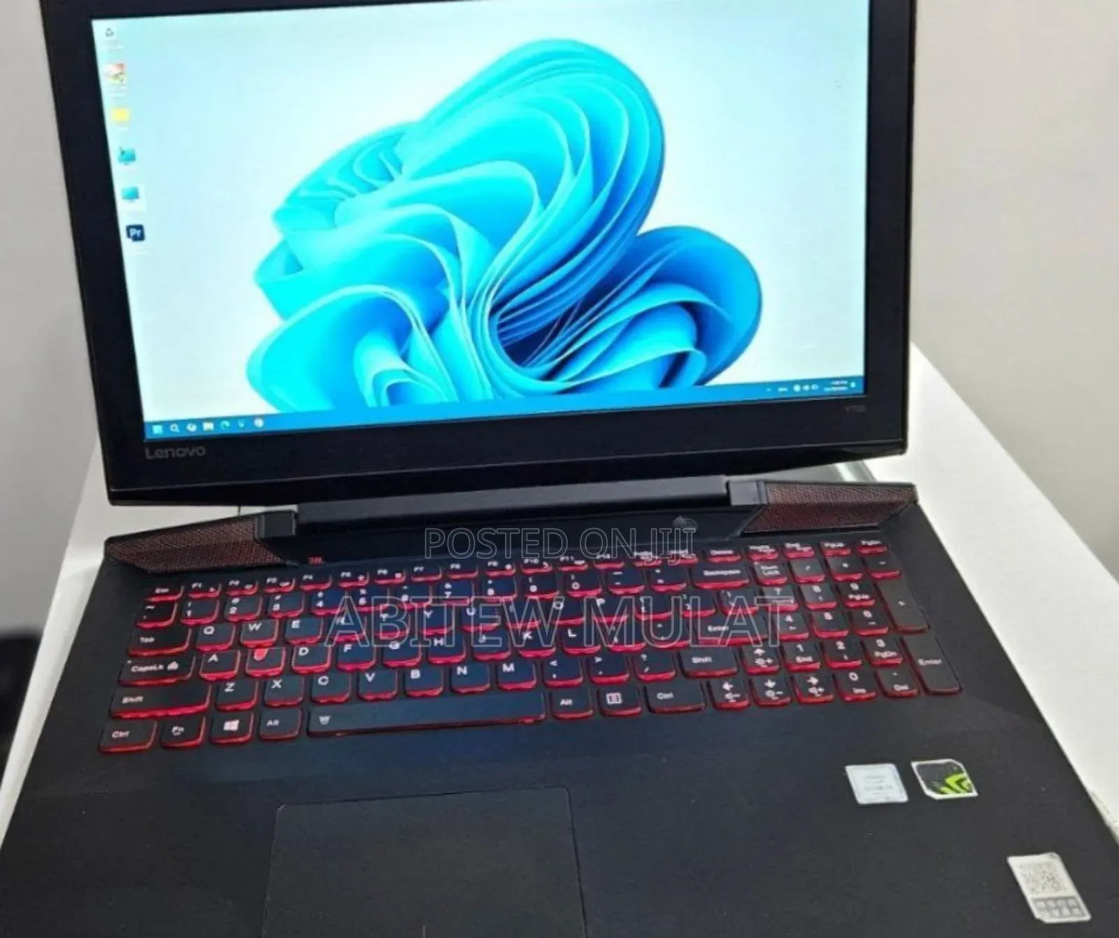 New Laptop Lenovo Y70 8GB Intel Core I5 HDD+SSD 1T