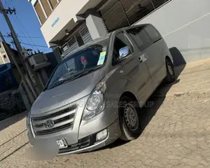 Photo - Hyundai Starex 2013 Silver