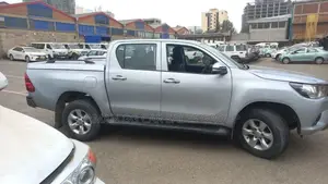 Toyota Hilux 2017 Gray