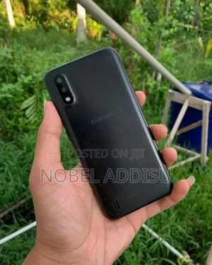 Photo - Samsung Galaxy A01 16 GB Black