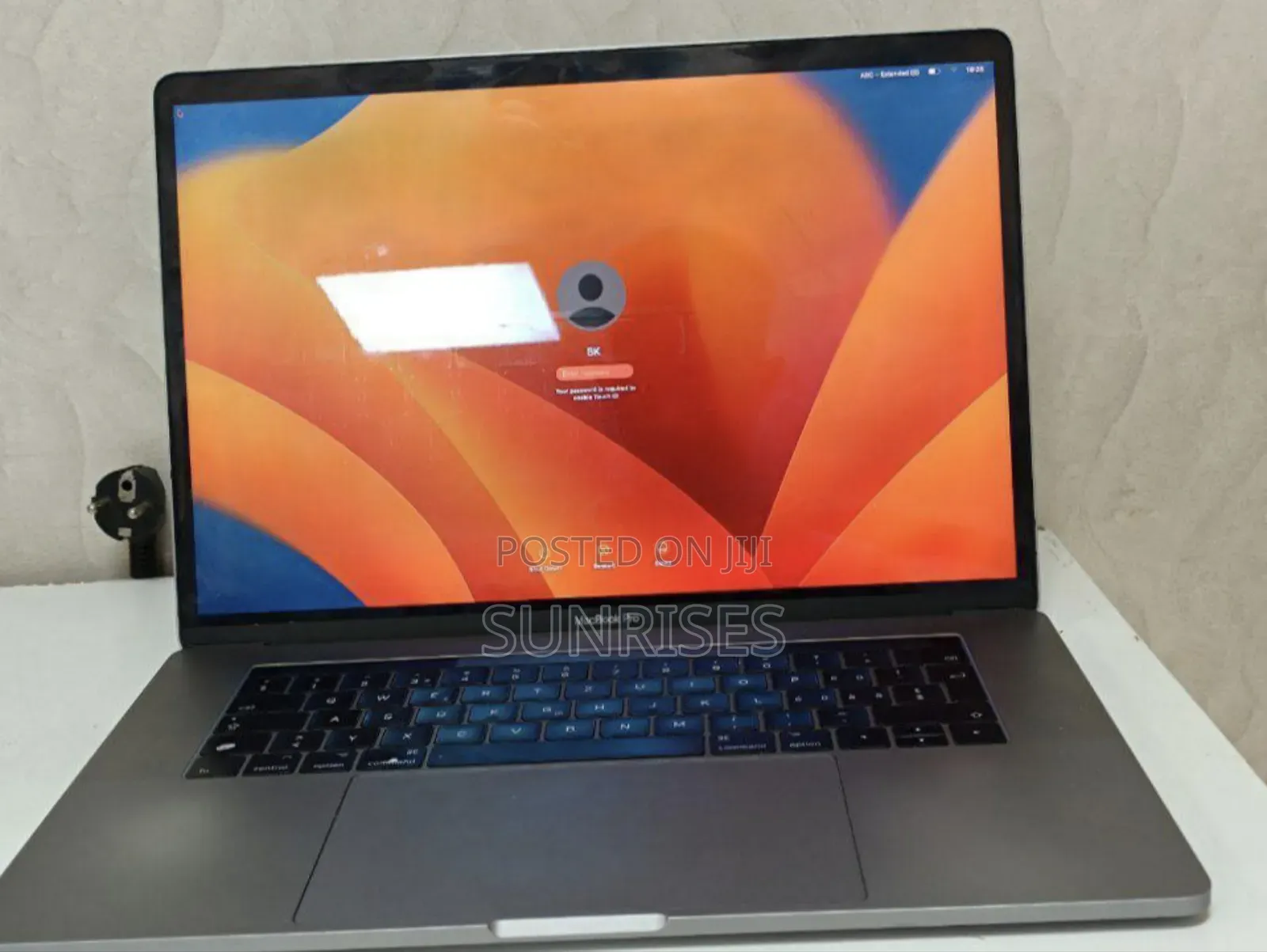 New Laptop Apple MacBook Pro 2017 16GB Intel Core I7 SSD 512GB