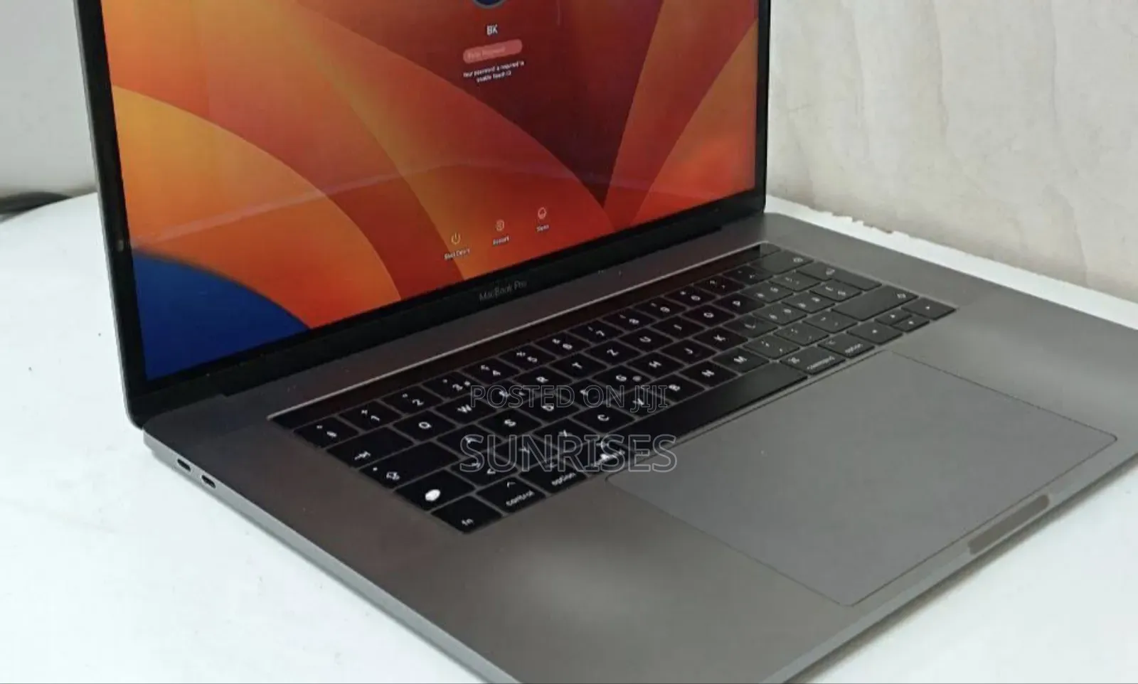 New Laptop Apple MacBook Pro 2017 16GB Intel Core I7 SSD 512GB