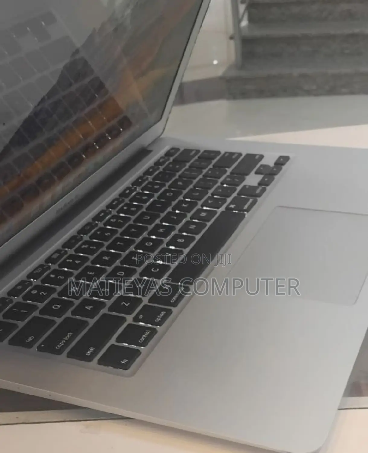 New Laptop Apple MacBook Air 2017 8GB Intel Core I5 SSD 128GB