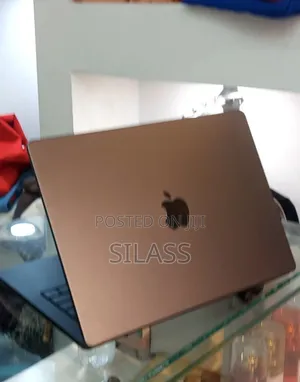 New Laptop Apple MacBook Pro 2019 16GB Intel Core I7 SSD 512GB