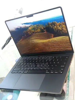 New Laptop Apple MacBook Pro 2019 16GB Intel Core I7 SSD 512GB