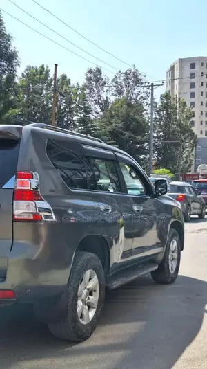 Toyota Land Cruiser Prado 2016 Brown