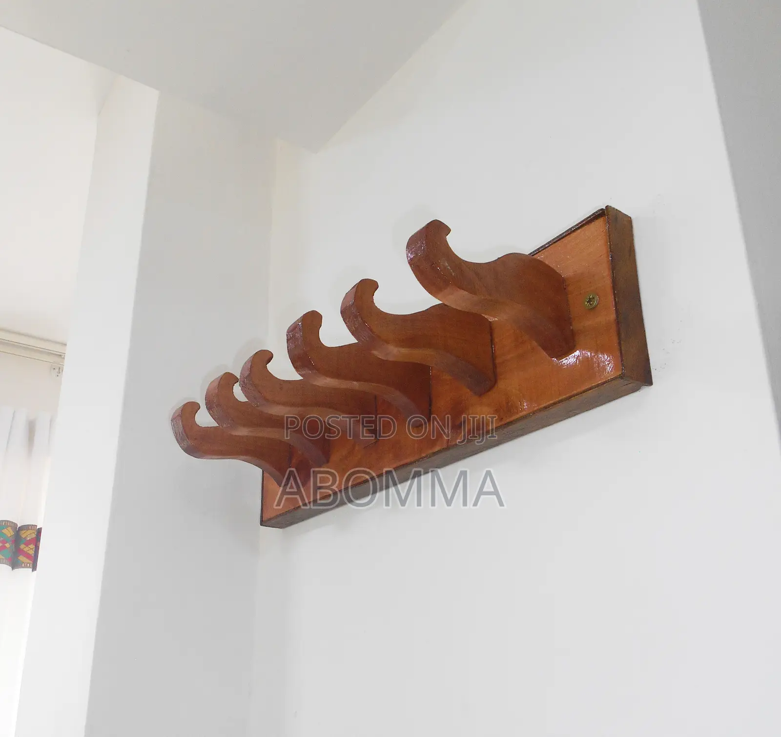 ኮት፣ ቦርሳ የመሳሰሉትን መስቀያ (Coat Hanger)