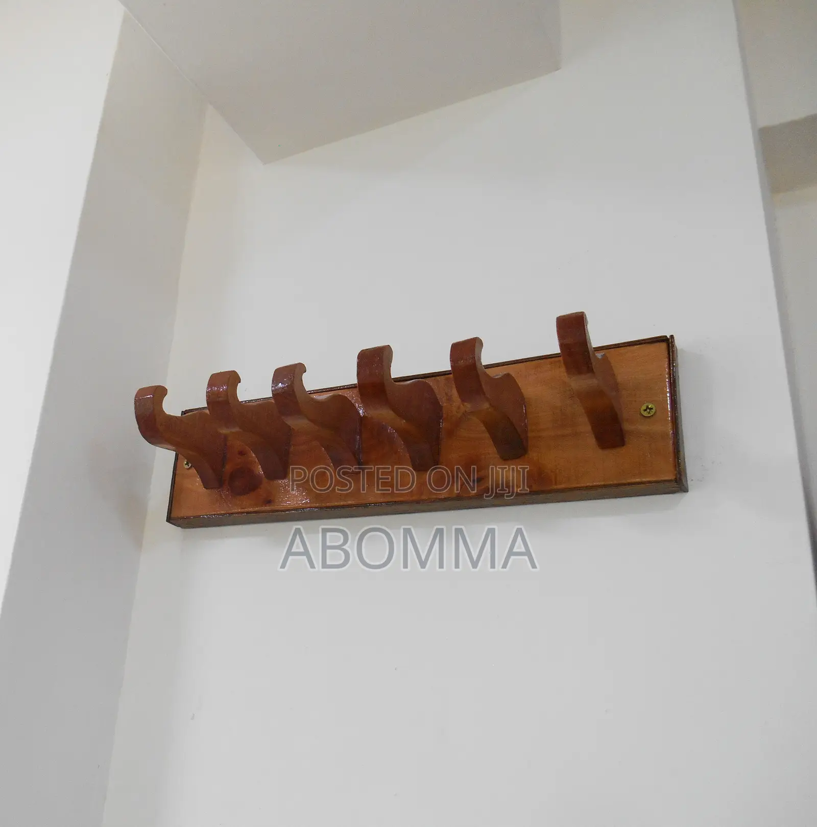 ኮት፣ ቦርሳ የመሳሰሉትን መስቀያ (Coat Hanger)