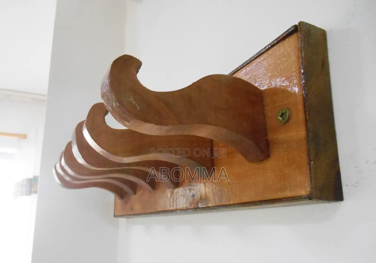 ኮት፣ ቦርሳ የመሳሰሉትን መስቀያ (Coat Hanger)