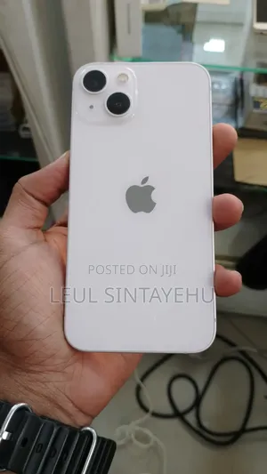 Photo - Apple iPhone 13 128 GB Pink