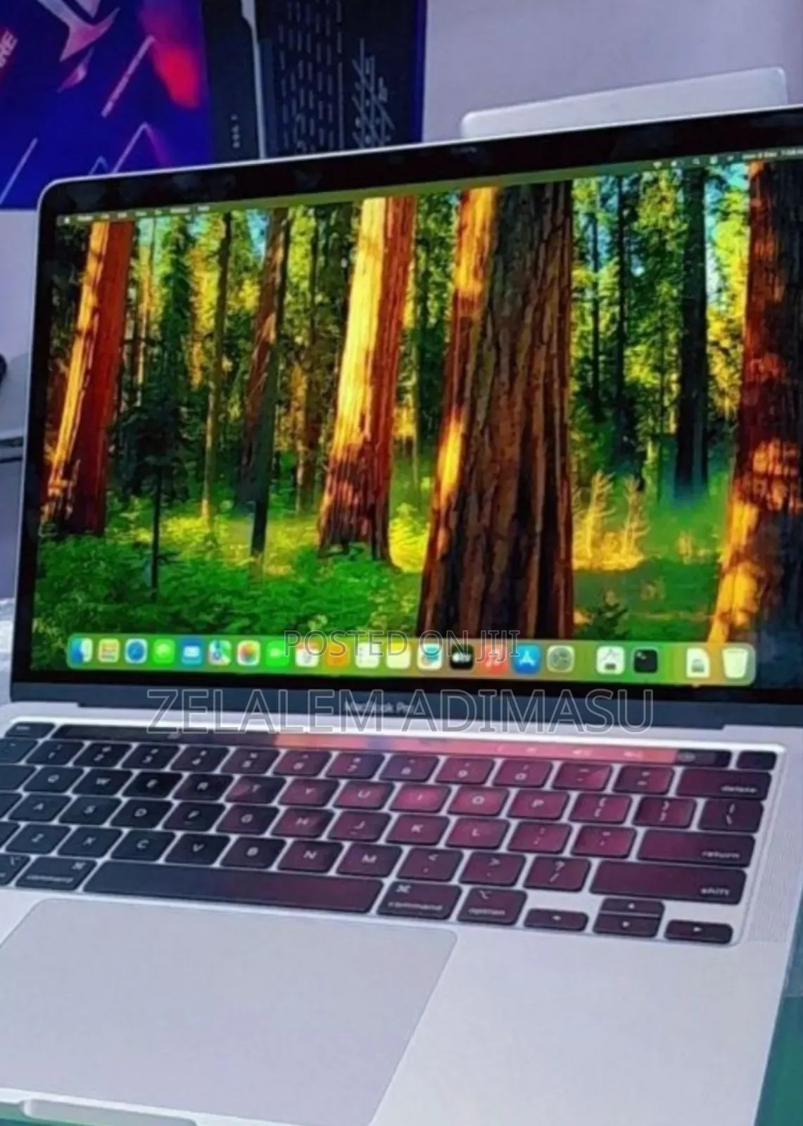 New Laptop Apple MacBook Pro 2022 M2 8GB Intel Core I7 SSD 512GB