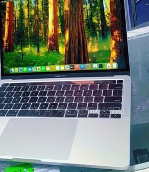New Laptop Apple MacBook Pro 2022 M2 8GB Intel Core I7 SSD 512GB