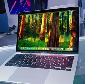 New Laptop Apple MacBook Pro 2022 M2 8GB Intel Core I7 SSD 512GB