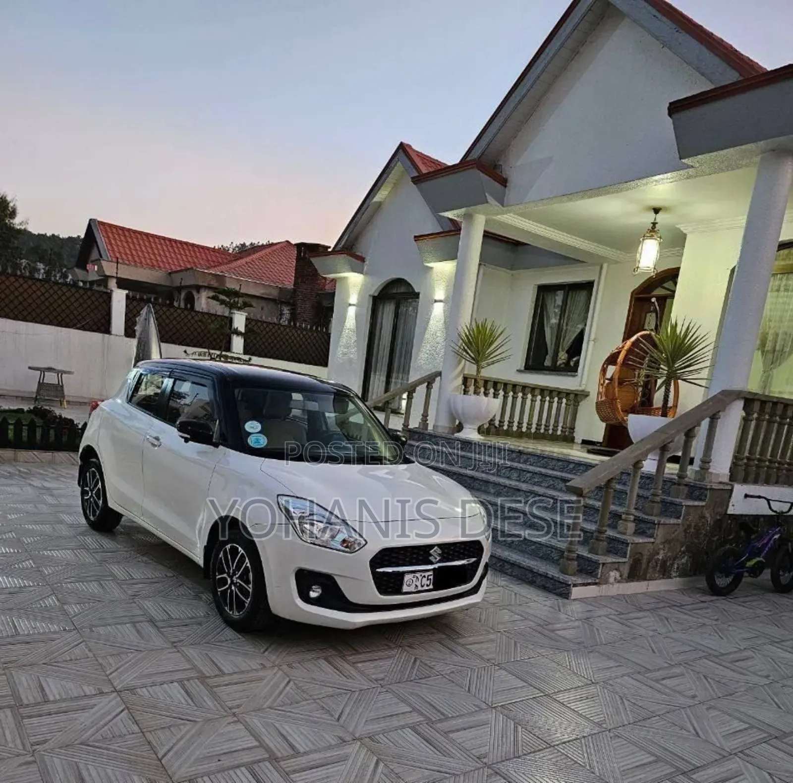 Suzuki Swift 2023 White