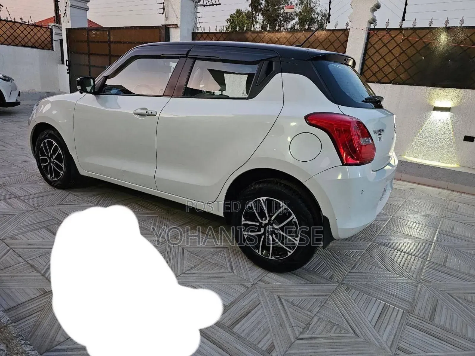 Suzuki Swift 2023 White