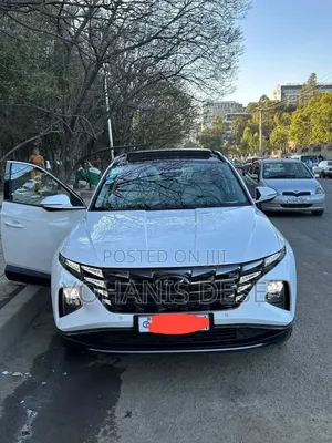Photo - Hyundai Tucson 2022 White