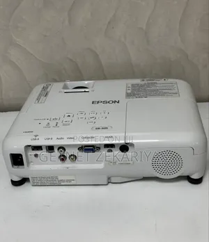 Photo - Eepson Projecter