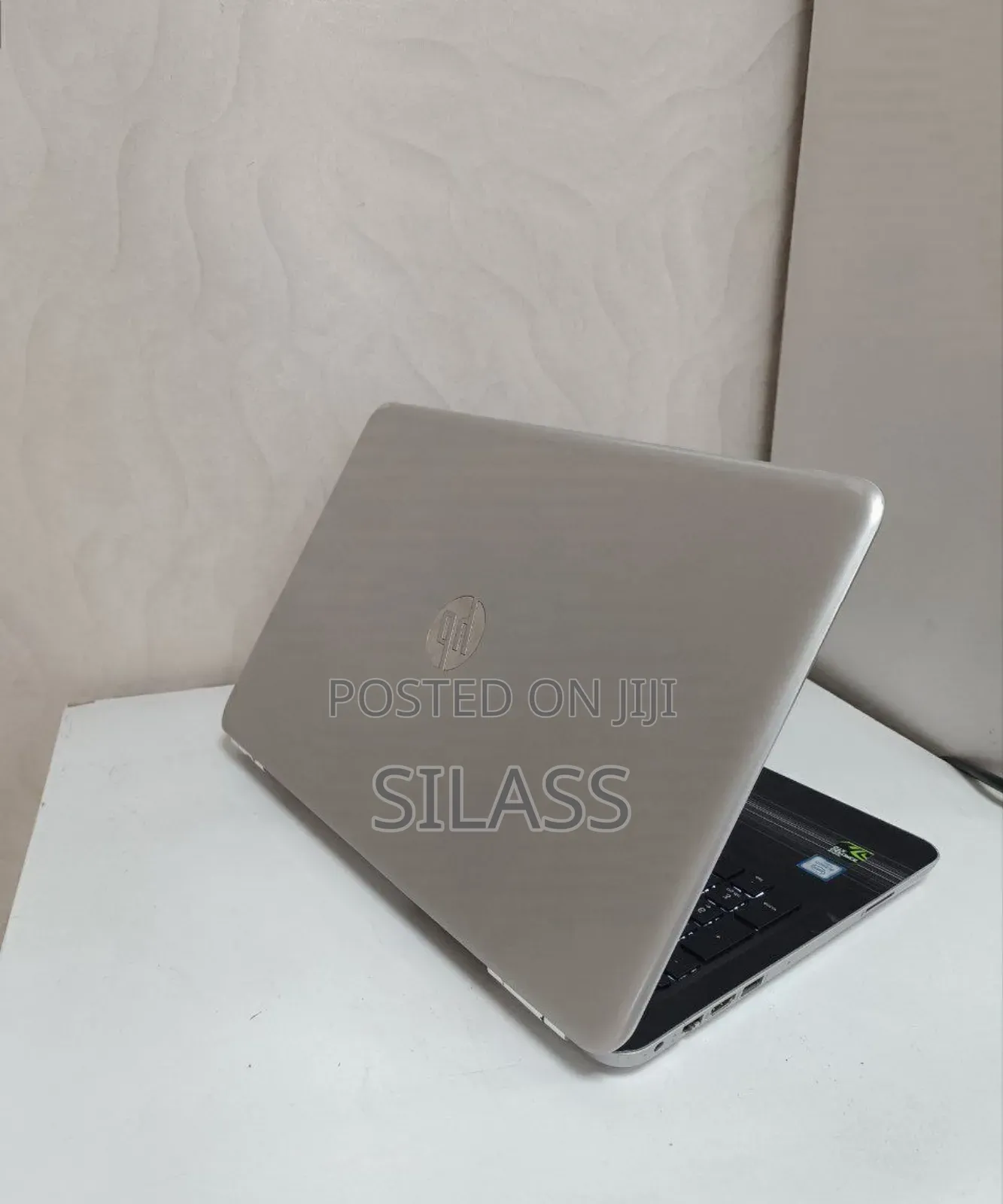 New Laptop HP Pavilion 10 8GB Intel Core I5 HDD 1T