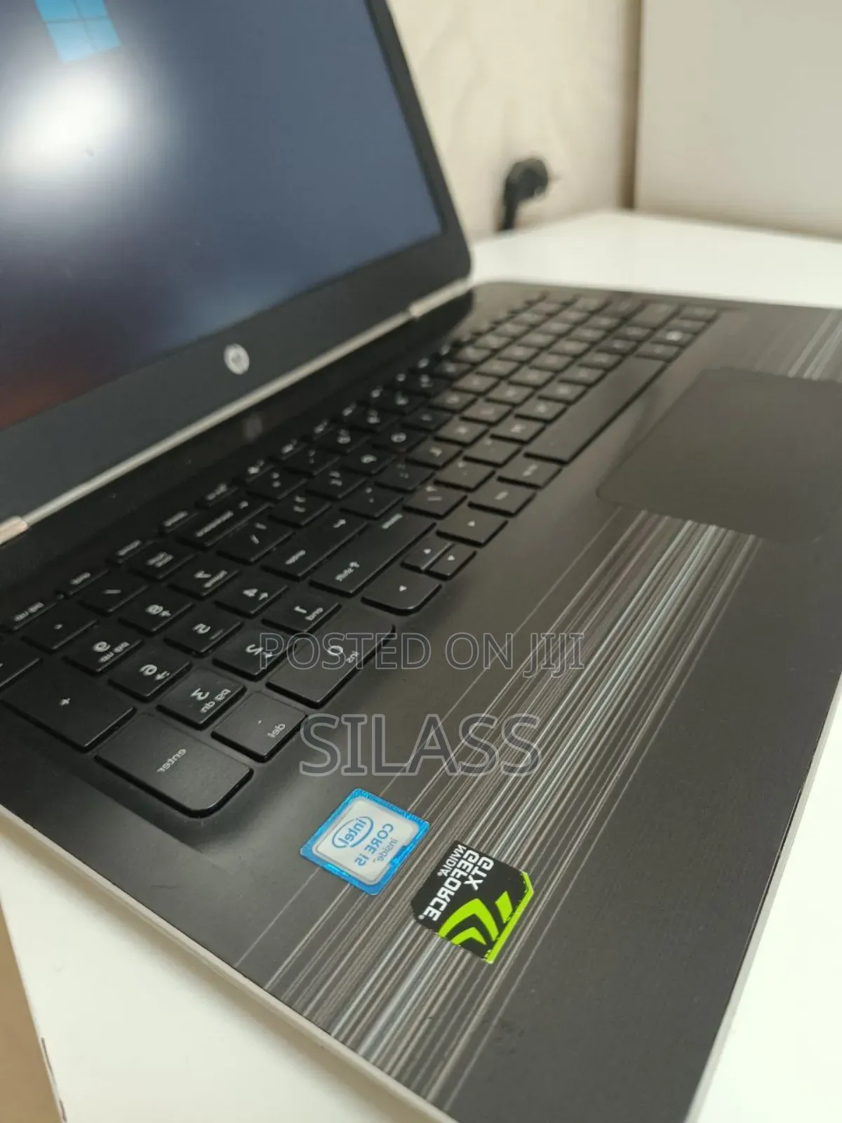 New Laptop HP Pavilion 10 8GB Intel Core I5 HDD 1T
