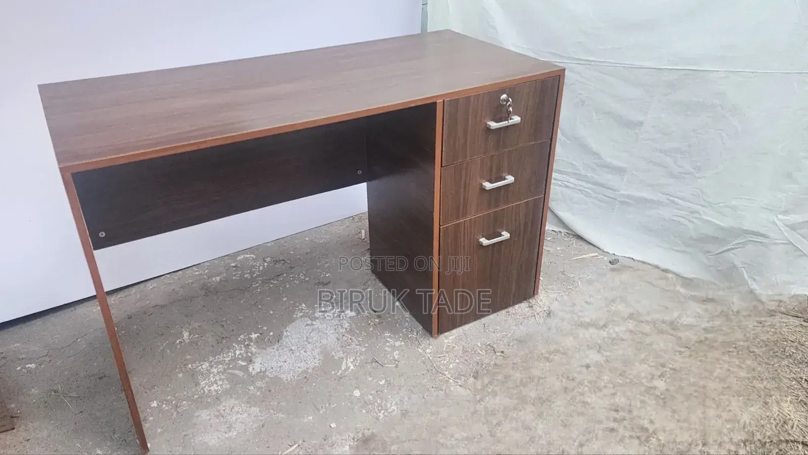 Office Table 130×60cm