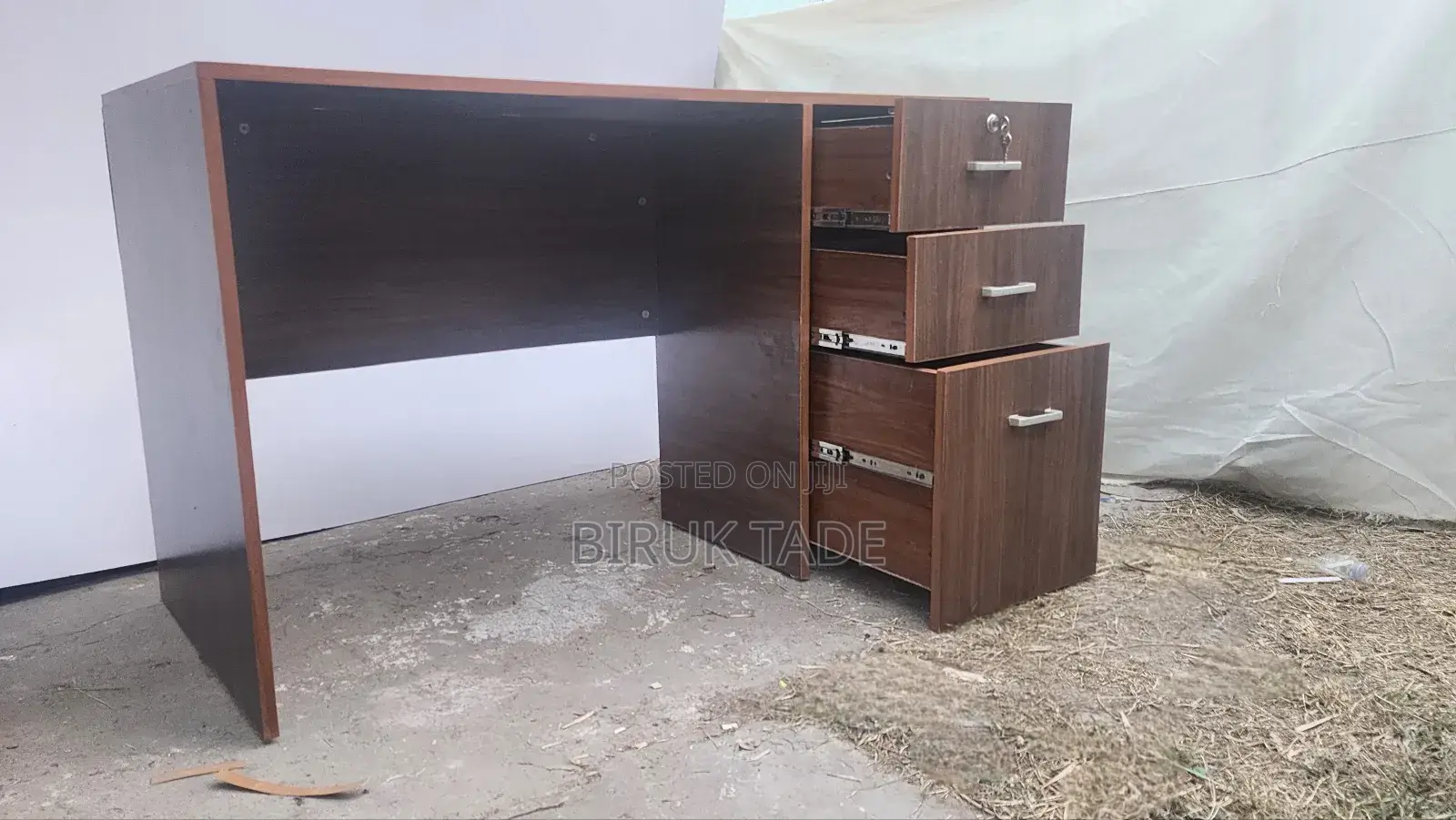 Office Table 130×60cm