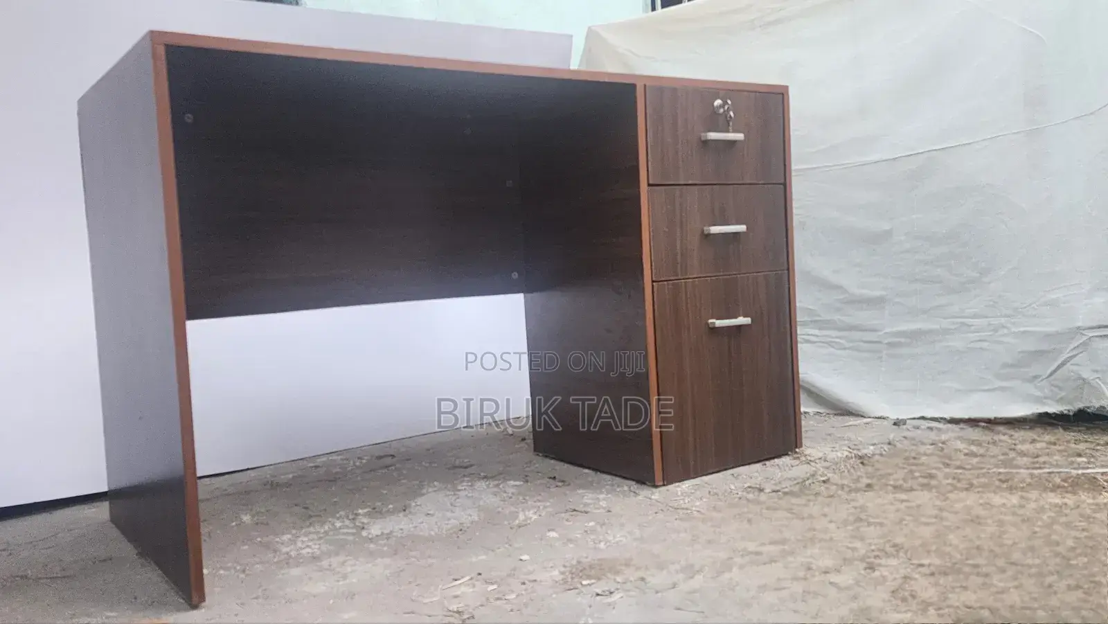 Office Table 130×60cm