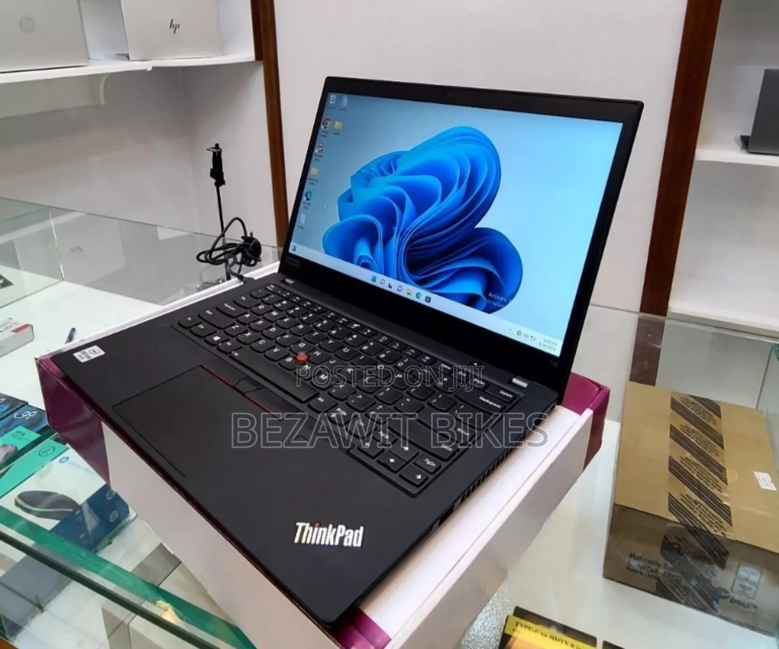 New Laptop Lenovo ThinkPad Yoga 16GB Intel Core I5 SSD 512GB