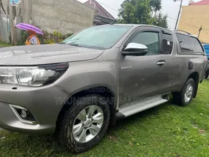 Toyota Hilux 2019 Silver