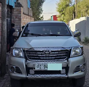Photo - Toyota Hilux 2014 Silver