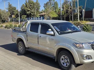 Toyota Hilux 2014 Silver
