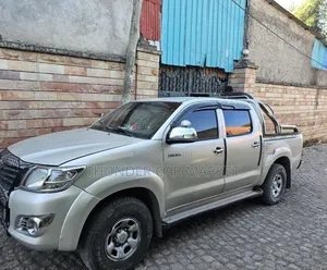 Toyota Hilux 2014 Silver