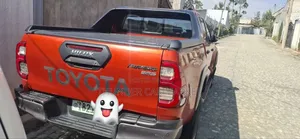 Toyota Hilux 2021 Red