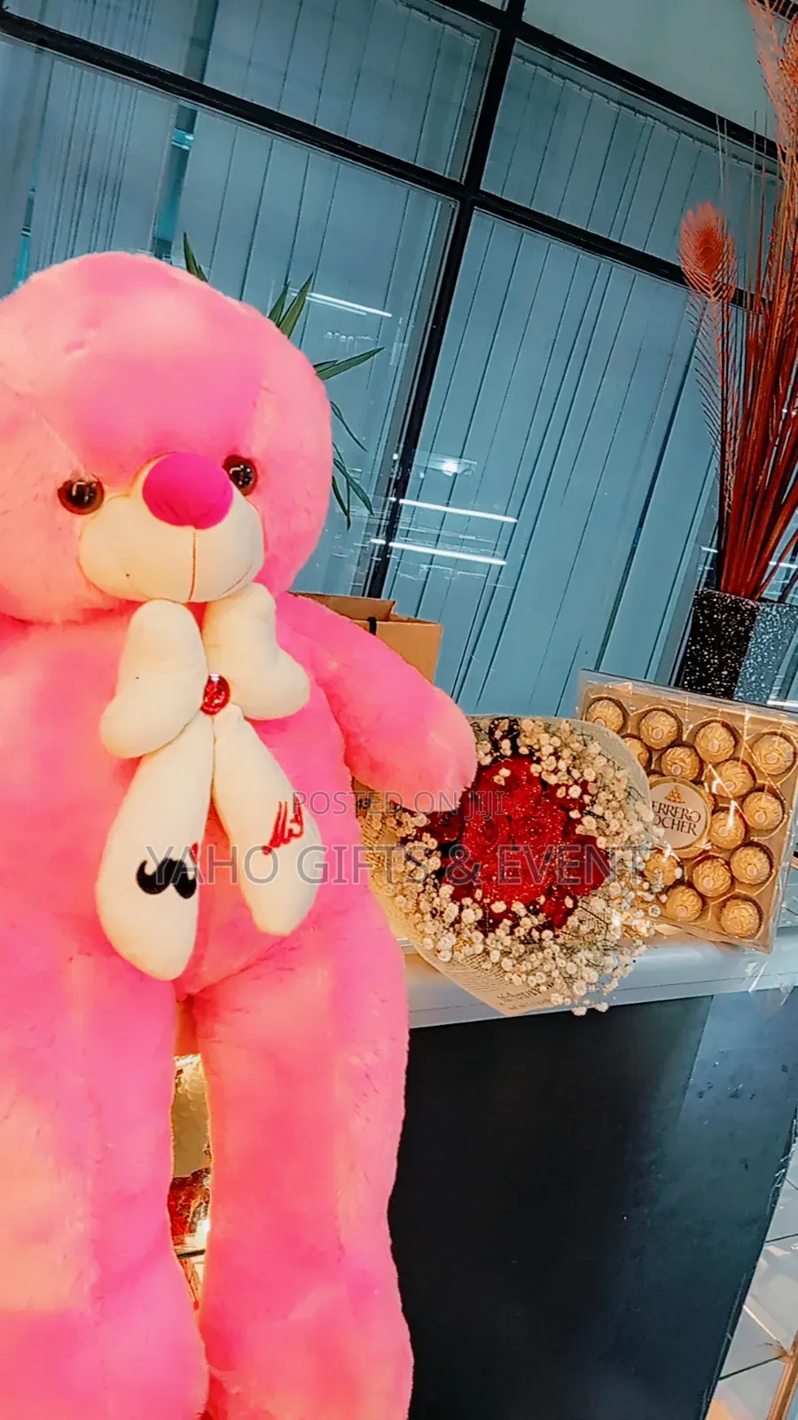 Yaho Toy , Flower , Chocolate  Gift 