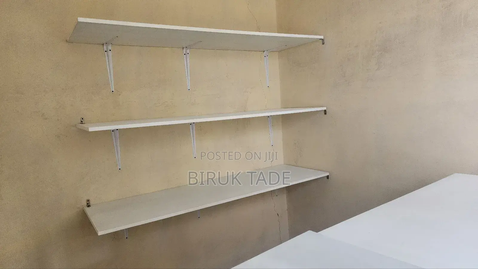 White Wall-Mounted Shelves 150×50