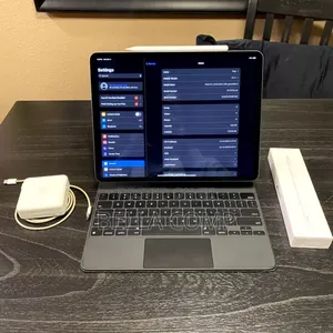 Photo - New Apple iPad Pro 12.9 (2021) 256 GB Gray