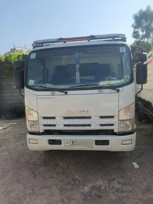 Photo - Obama Isuzu. 2022 Model