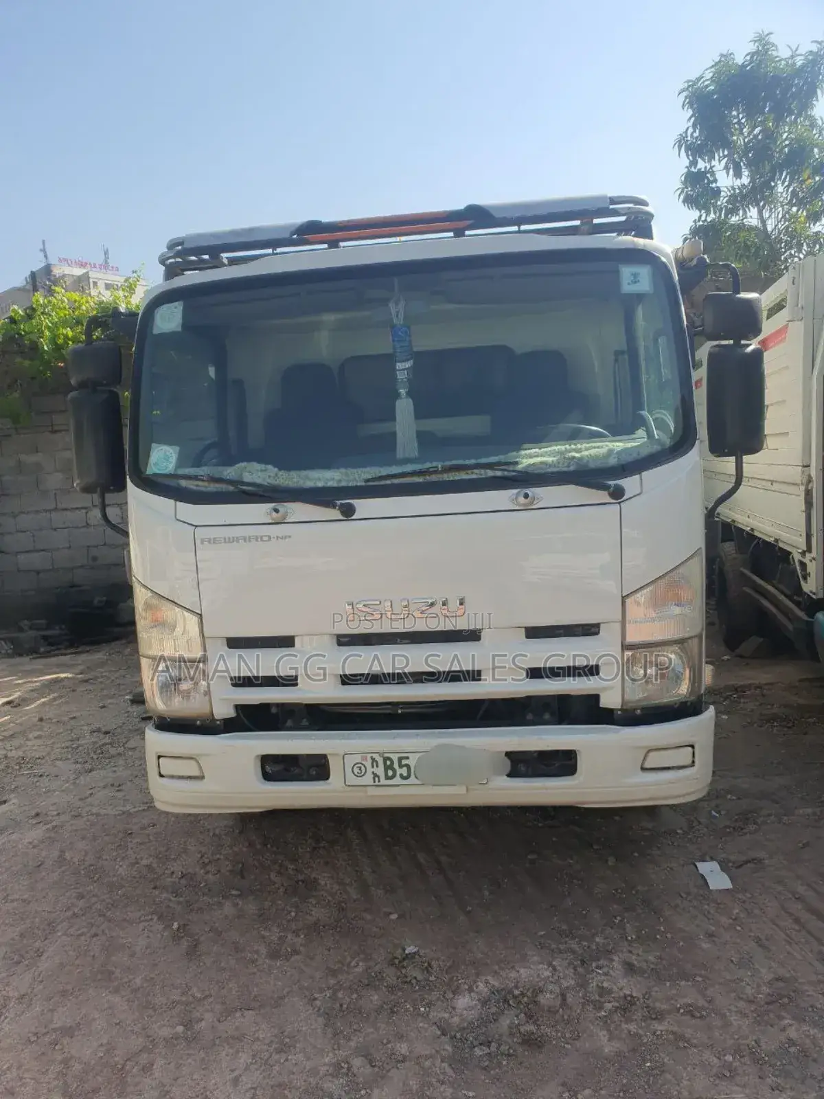 Obama Isuzu. 2022 Model