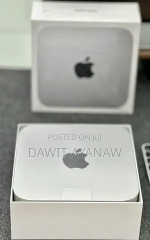 Photo - New Laptop Apple MacBook 16GB Apple M4 SSD 256GB