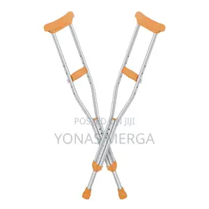 Photo - Crutches趀monicare Lightweight Universal Crutches。Crutches