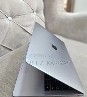 Photo - New Laptop Apple MacBook Pro 2019 8GB Intel Core i5 SSD 256GB